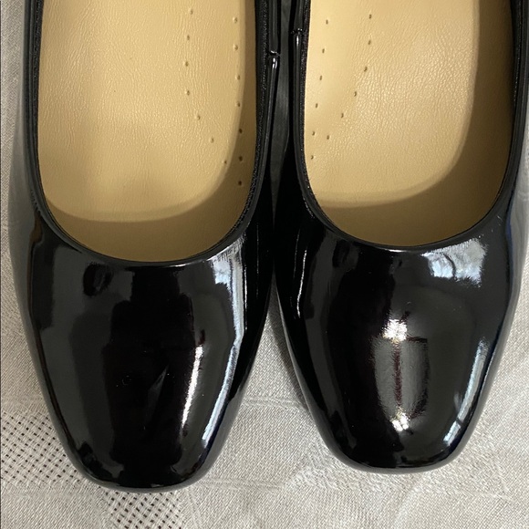 Brand New Trotters Dream Black Patent  Low Heel Pumps - Picture 5 of 8